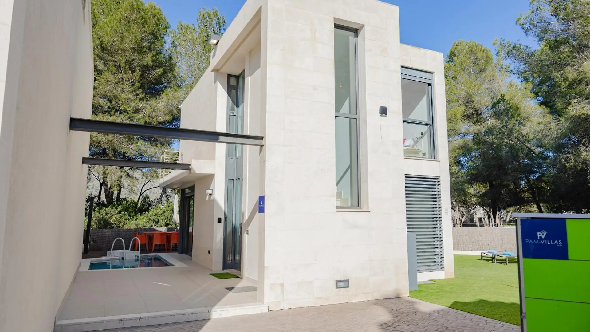 Villa Pam Beach House Playa De Muro - 200M To Beach With Hot Tub Alcudia  Spanien