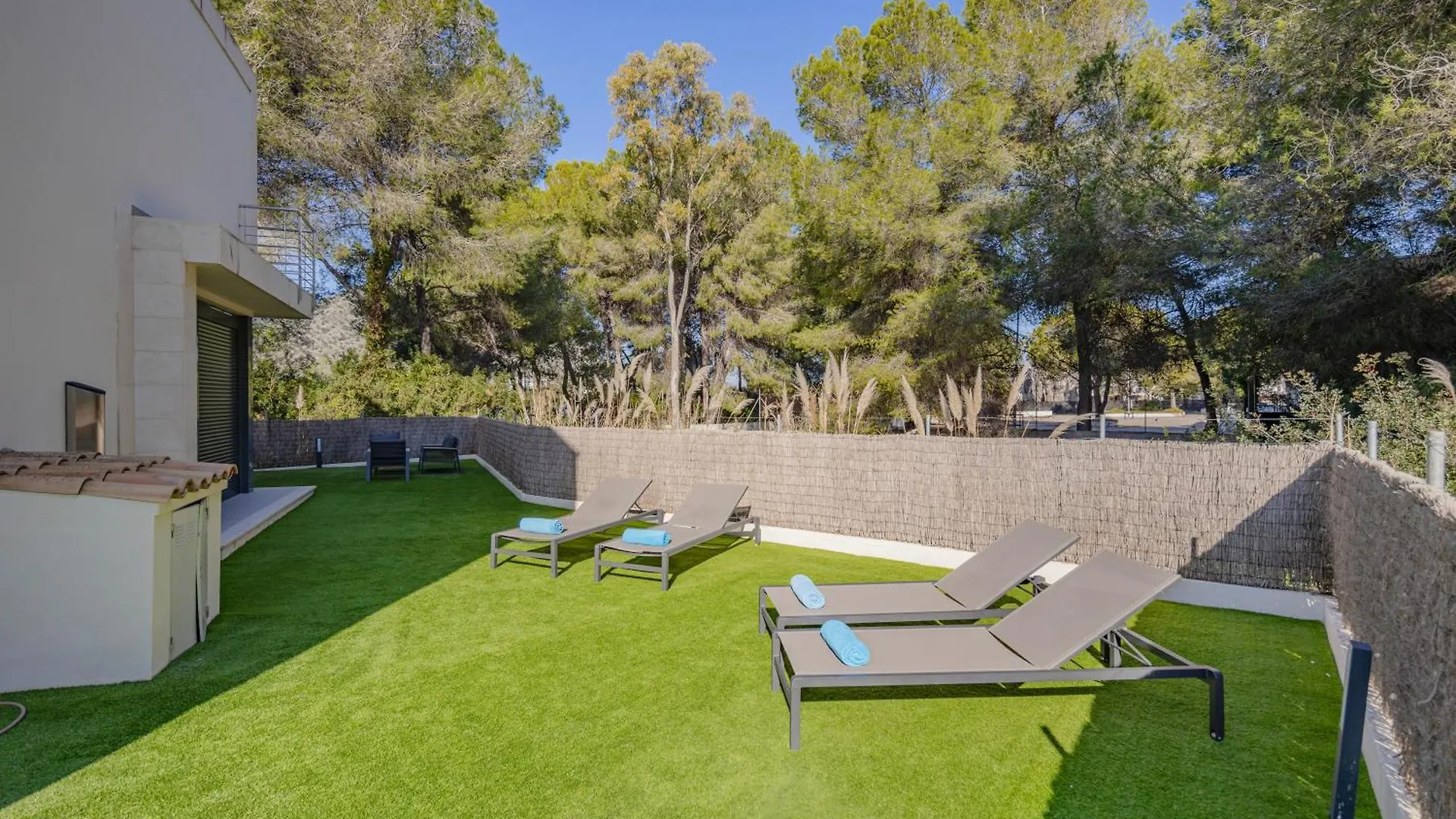 Villa Pam Beach House Playa De Muro - 200M To Beach With Hot Tub 阿尔库迪亚 0*,  西班牙