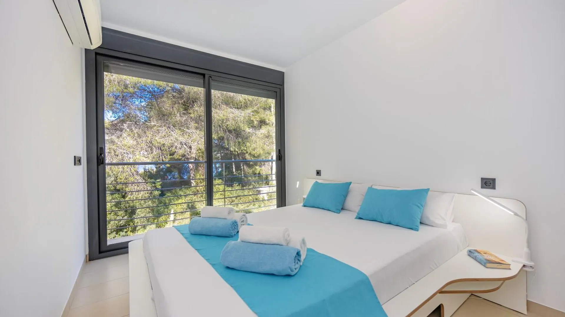 Villa Pam Beach House Playa De Muro - 200M To Beach With Hot Tub 阿尔库迪亚
