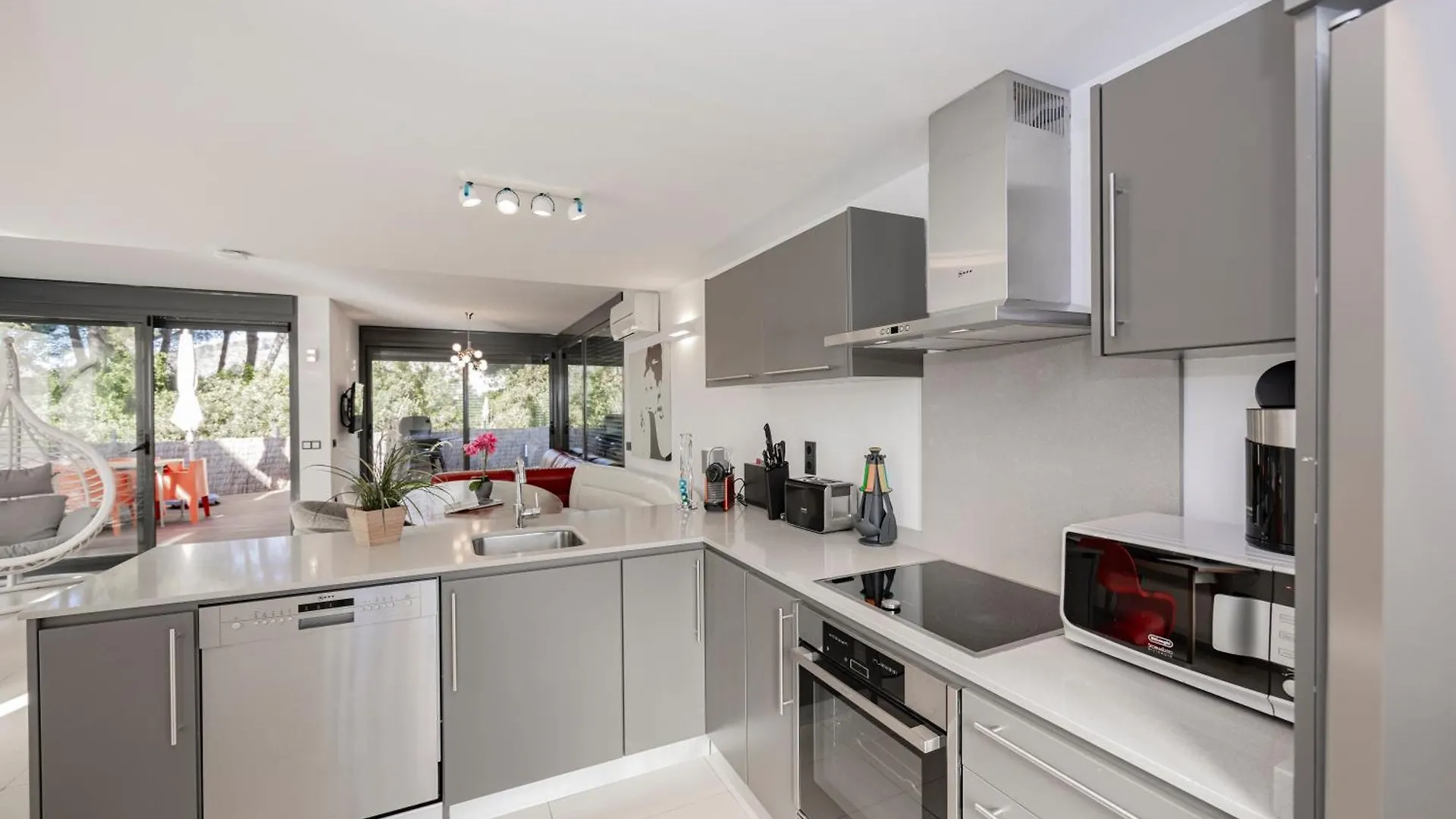 Villa Pam Beach House Playa De Muro - 200M To Beach With Hot Tub Alcudia  Alcudia (Mallorca)
