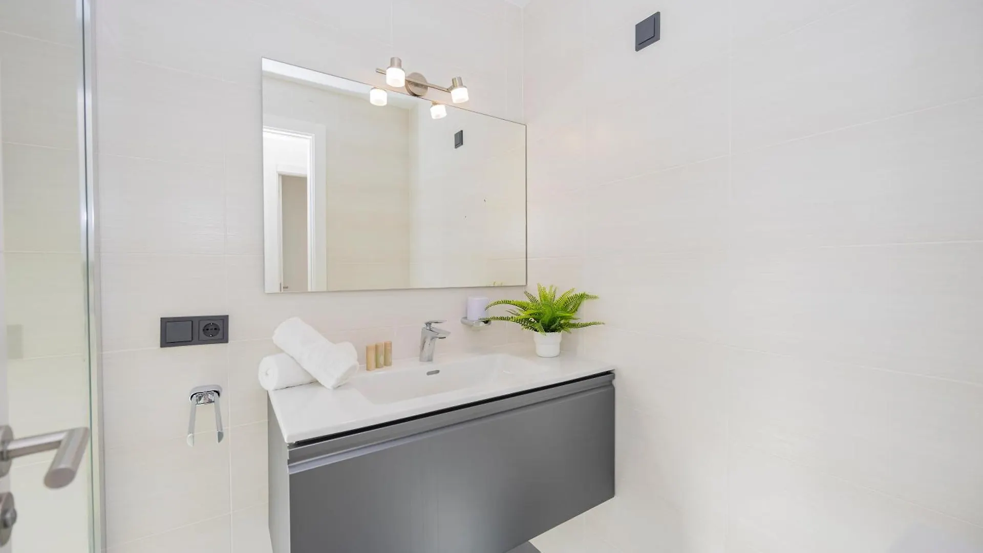 Villa Pam Beach House Playa De Muro - 200M To Beach With Hot Tub Alcudia   Alcudia (Mallorca)